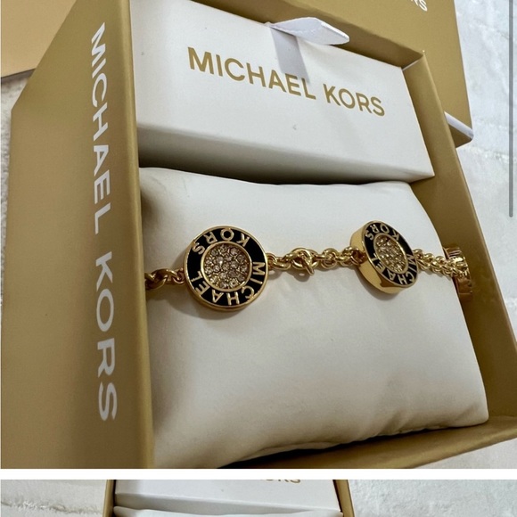Michael Kors Gold Medallion Pave Crystal Reversible Bracelet - New in box - Picture 2 of 8
